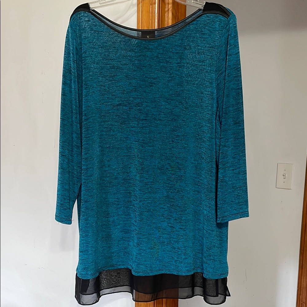 PLUS TOP IN GREEN WITH BLACK ACCENTS BY WORTHINGTON WOMAN.